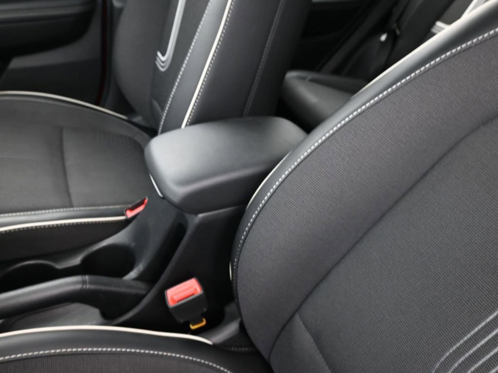 Used 2024 Hyundai Venue Limited image 34