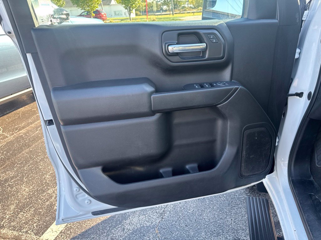 Used 2020 Chevrolet Silverado 1500 Custom Trail Boss w/ Custom Convenience Package AWD/4WD image 17