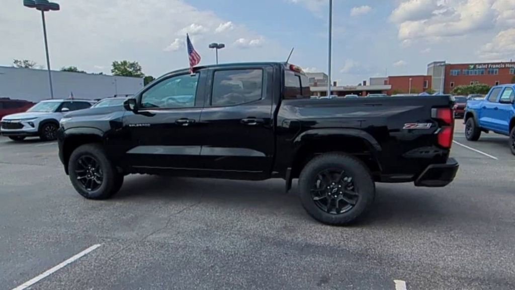 New 2025 Chevrolet Colorado Z71 w/ Midnight Edition image 6