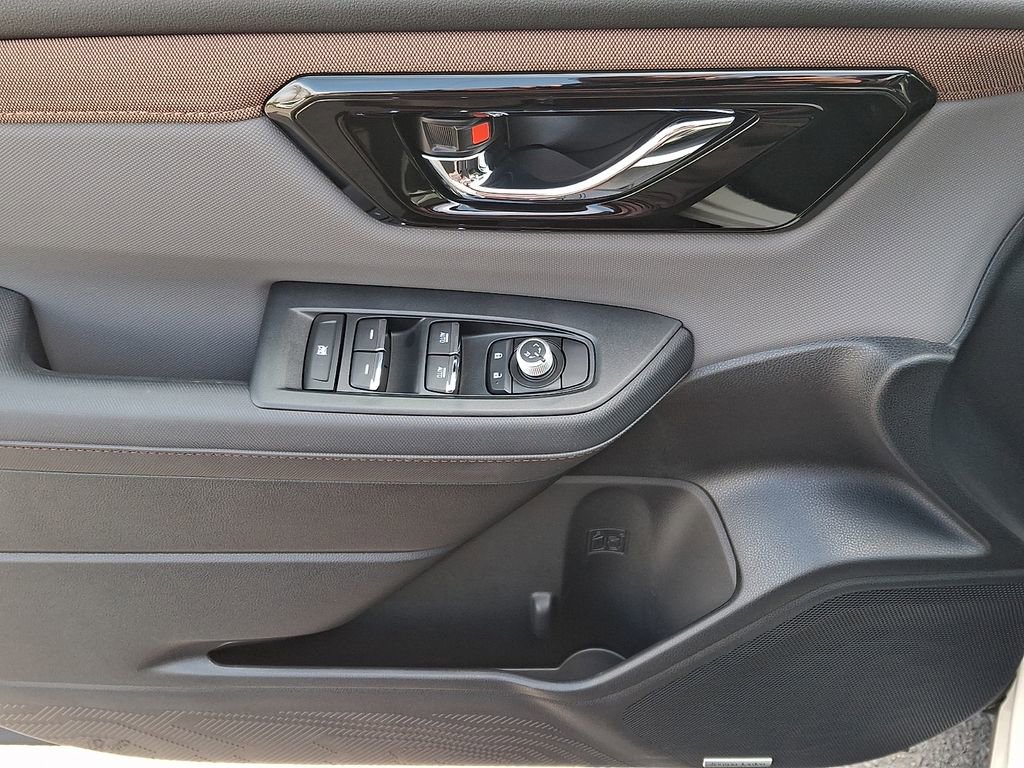 Used 2025 Subaru Forester Sport image 12