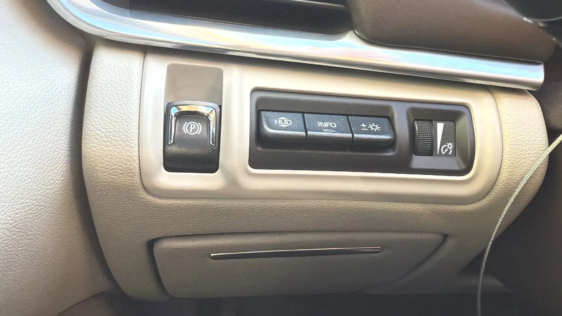 Used 2013 Cadillac XTS Platinum w/ Driver Assist Package image 15