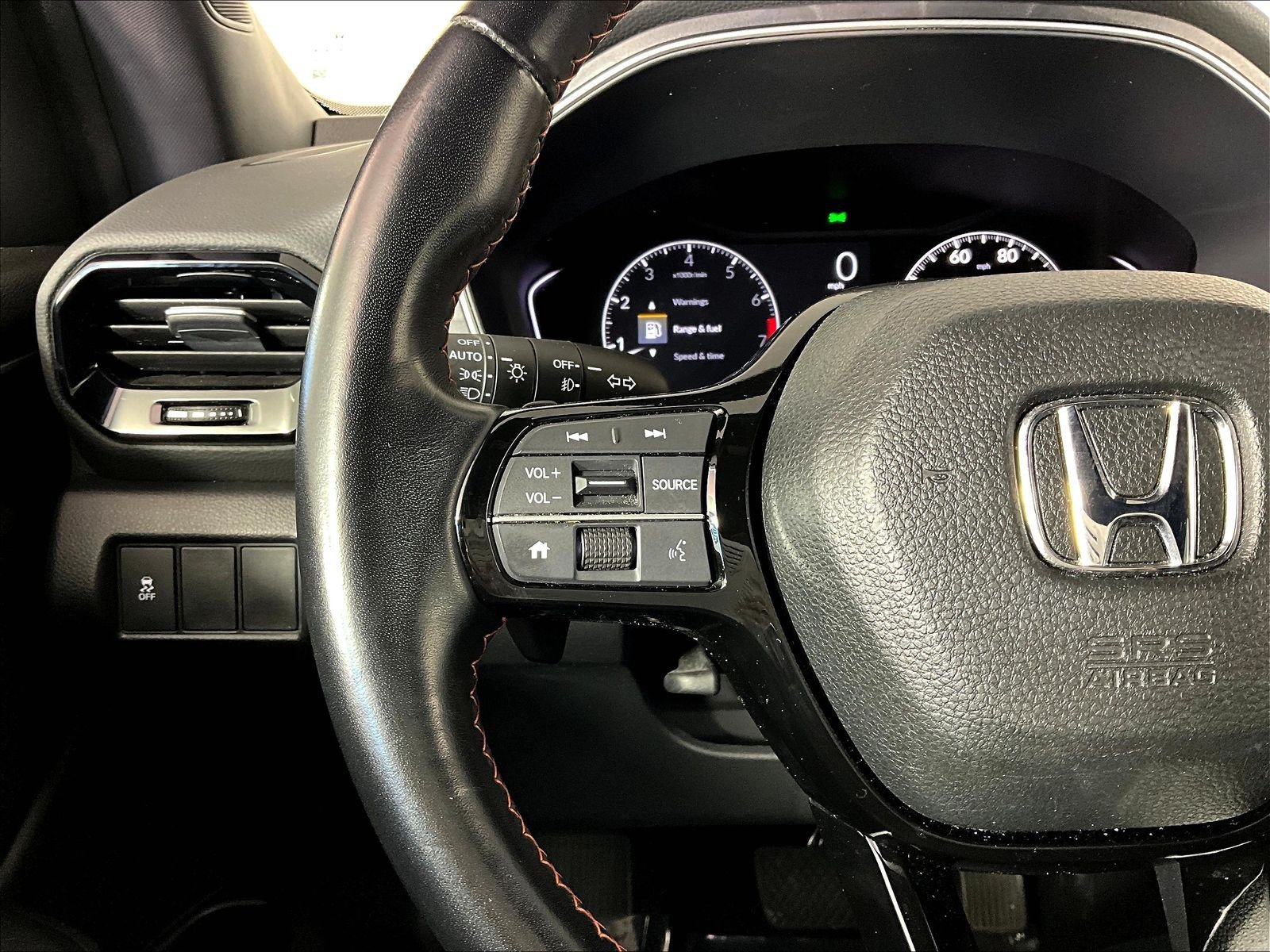 Used 2025 Honda Pilot Sport image 11