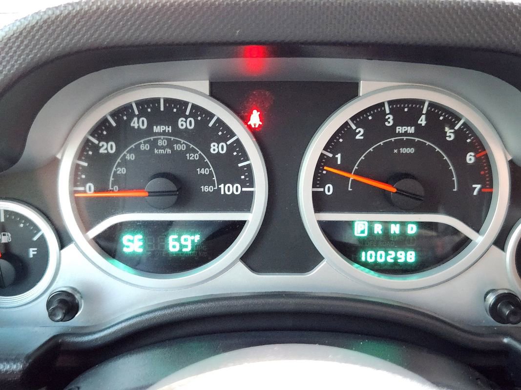 Used 2010 Jeep Wrangler Unlimited Sport image 16