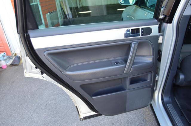 Used 2009 Volkswagen Touareg VR6 image 53