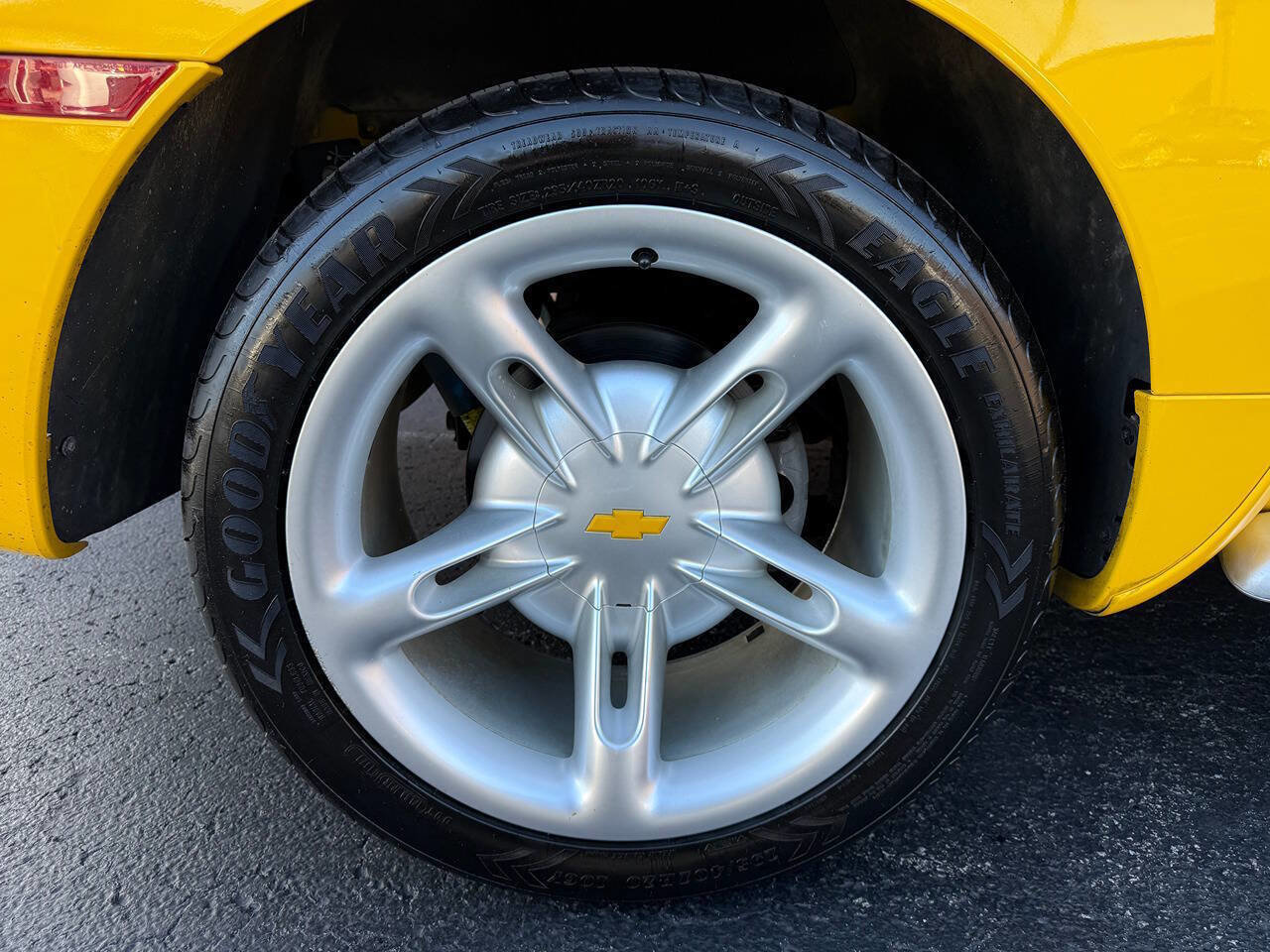 Used 2003 Chevrolet SSR LS 2dr Regular Cab Convertible w/ Preferred Equipment Group image 14