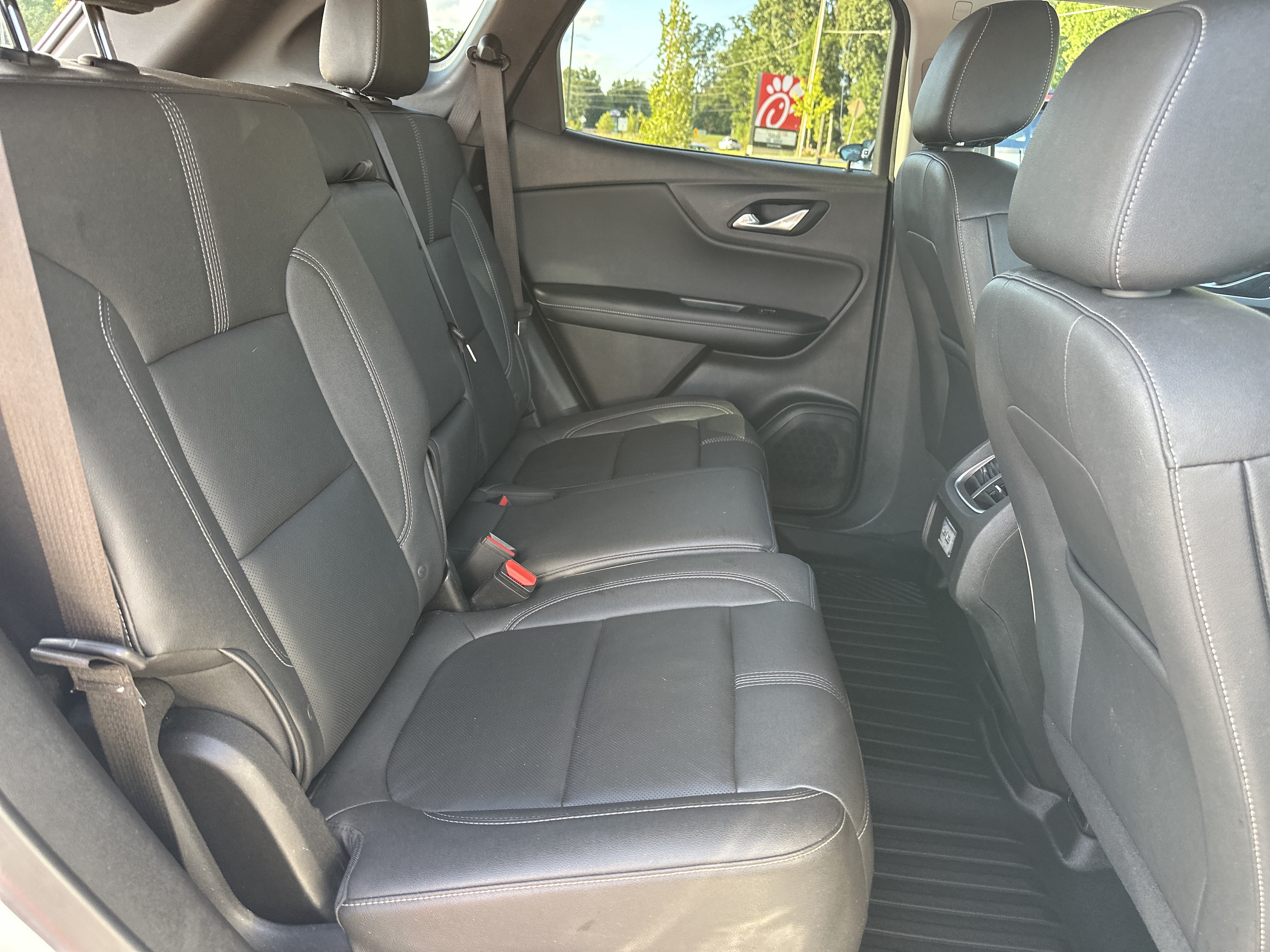 Used 2024 Chevrolet Blazer LT FWD image 16