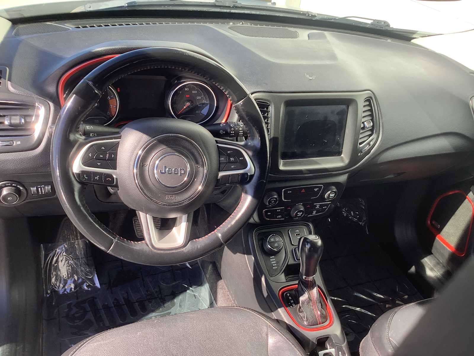 Used 2018 Jeep Compass Trailhawk w/ Leather Interior Group AWD/4WD image 10