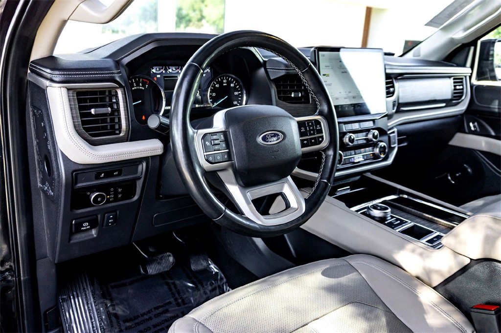 Used 2023 Ford Expedition Max Limited image 15