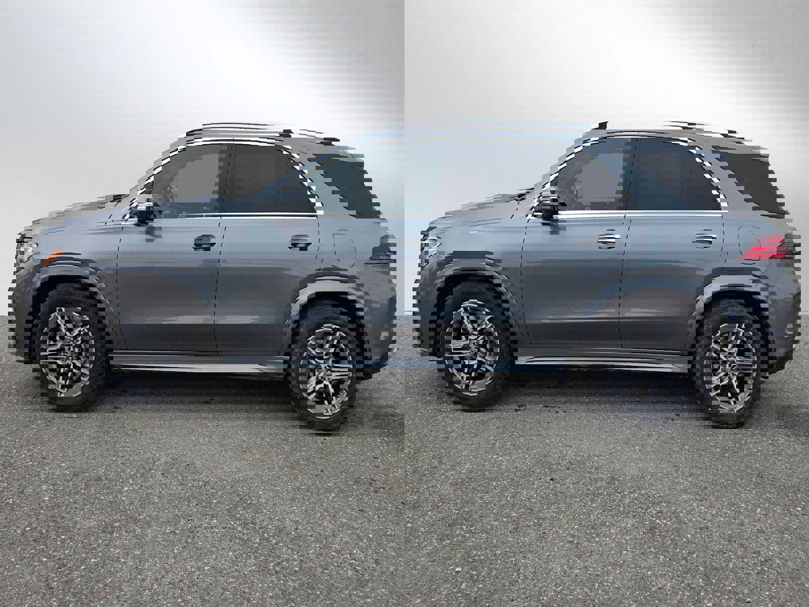 Used 2026 Mercedes-Benz GLE 450e 4MATIC image 6