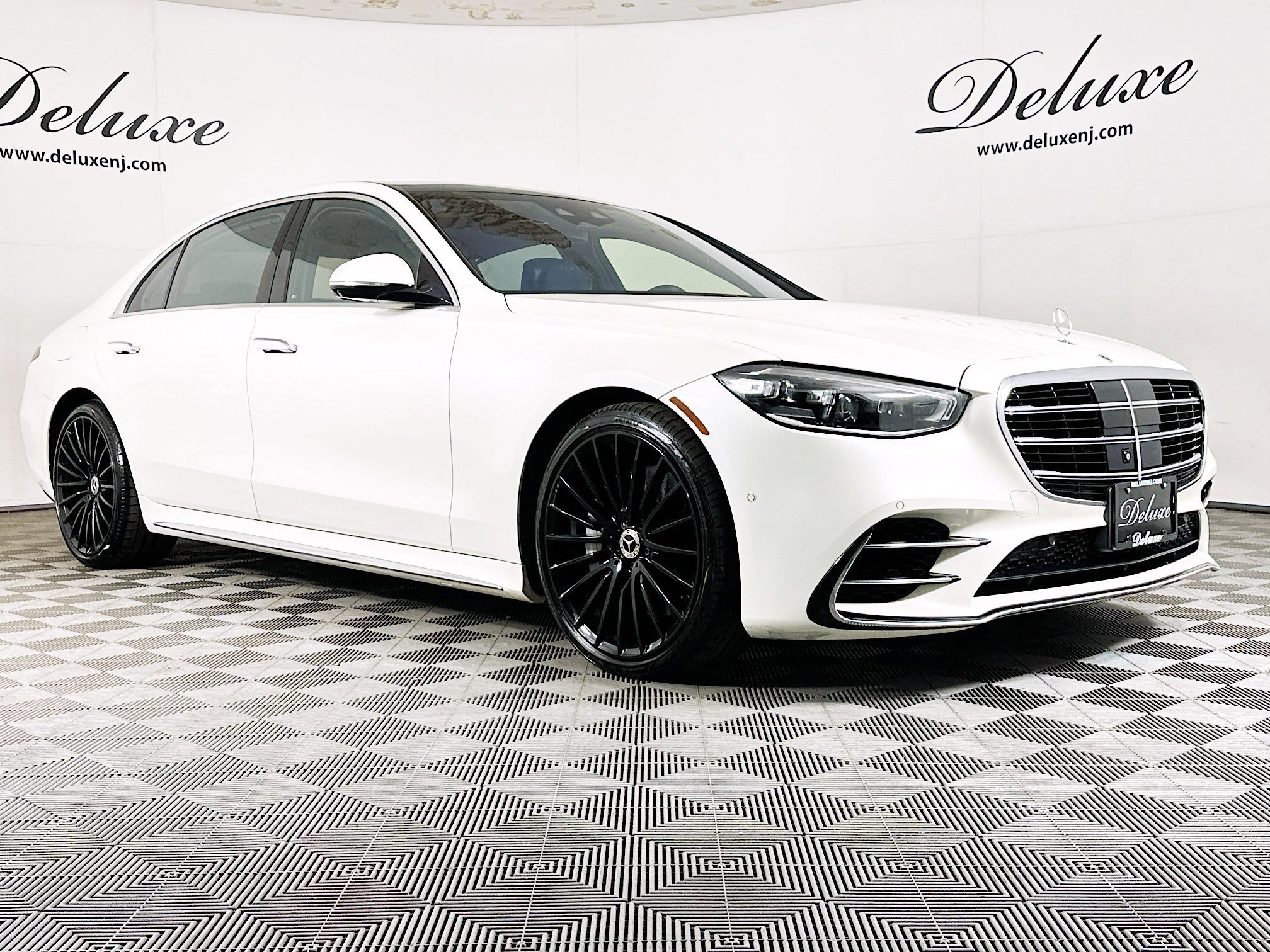 Used 2023 Mercedes-Benz S 580 4MATIC Sedan image 1