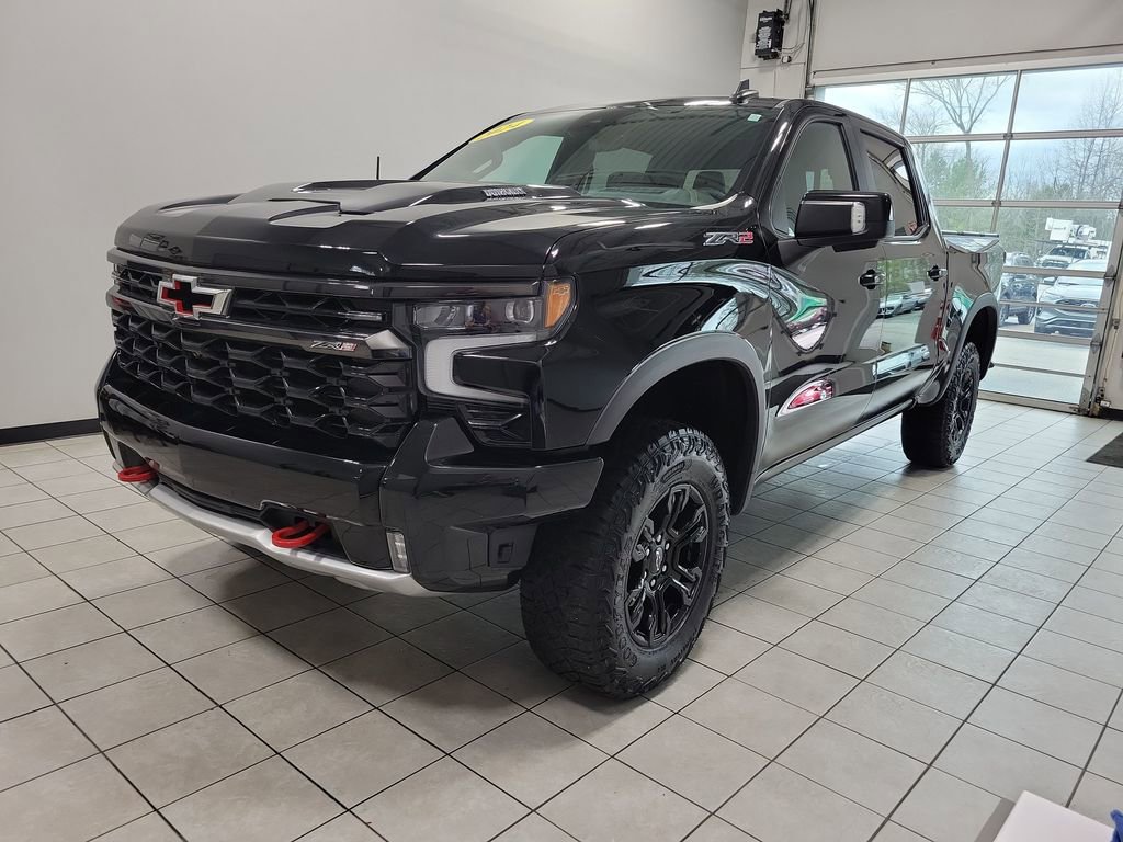 Used 2024 Chevrolet Silverado 1500 ZR2 w/ Technology Package AWD/4WD image 8