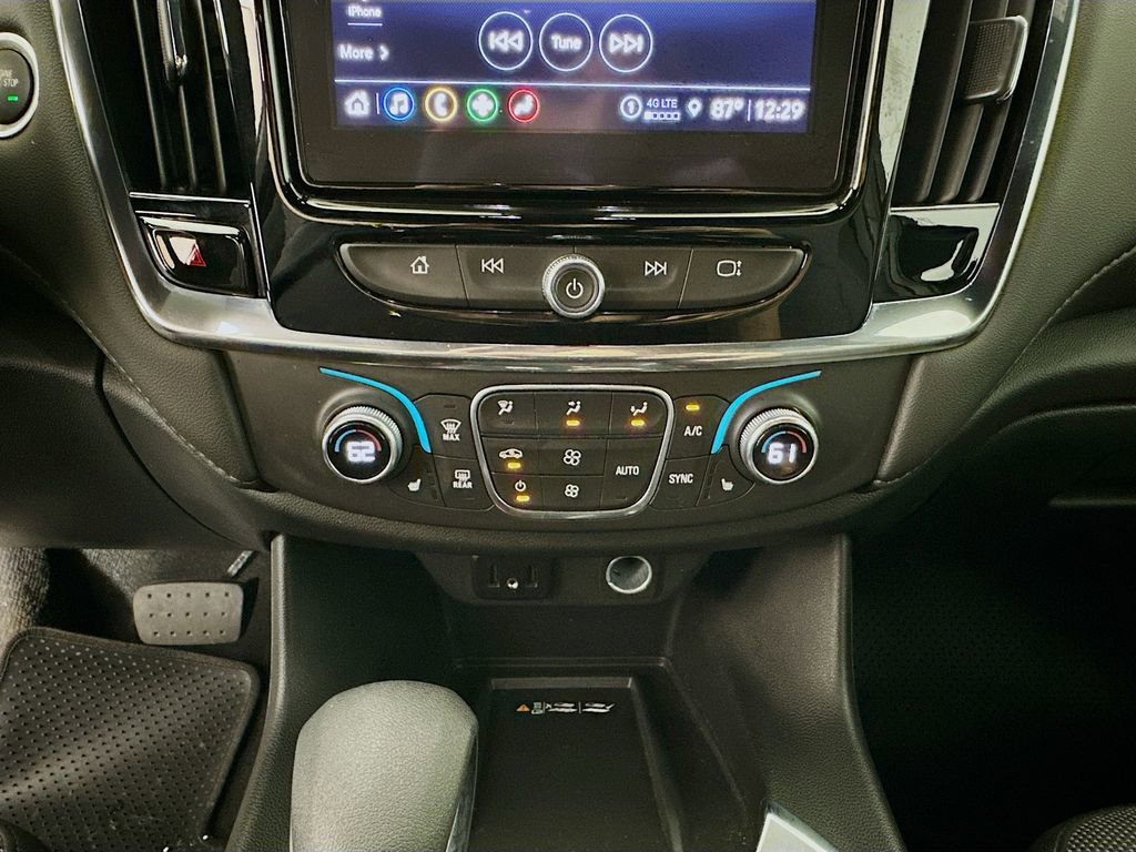 Used 2023 Chevrolet Traverse LT image 15