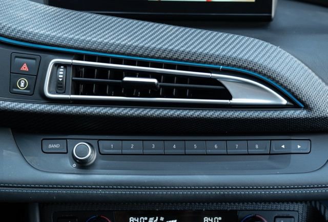 Used 2019 BMW i8 Base image 39