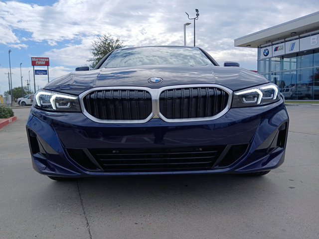 New 2026 BMW 330i Sedan RWD image 2