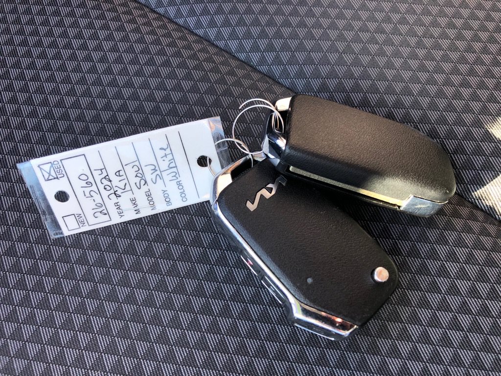 Used 2024 Kia Soul LX FWD image 33