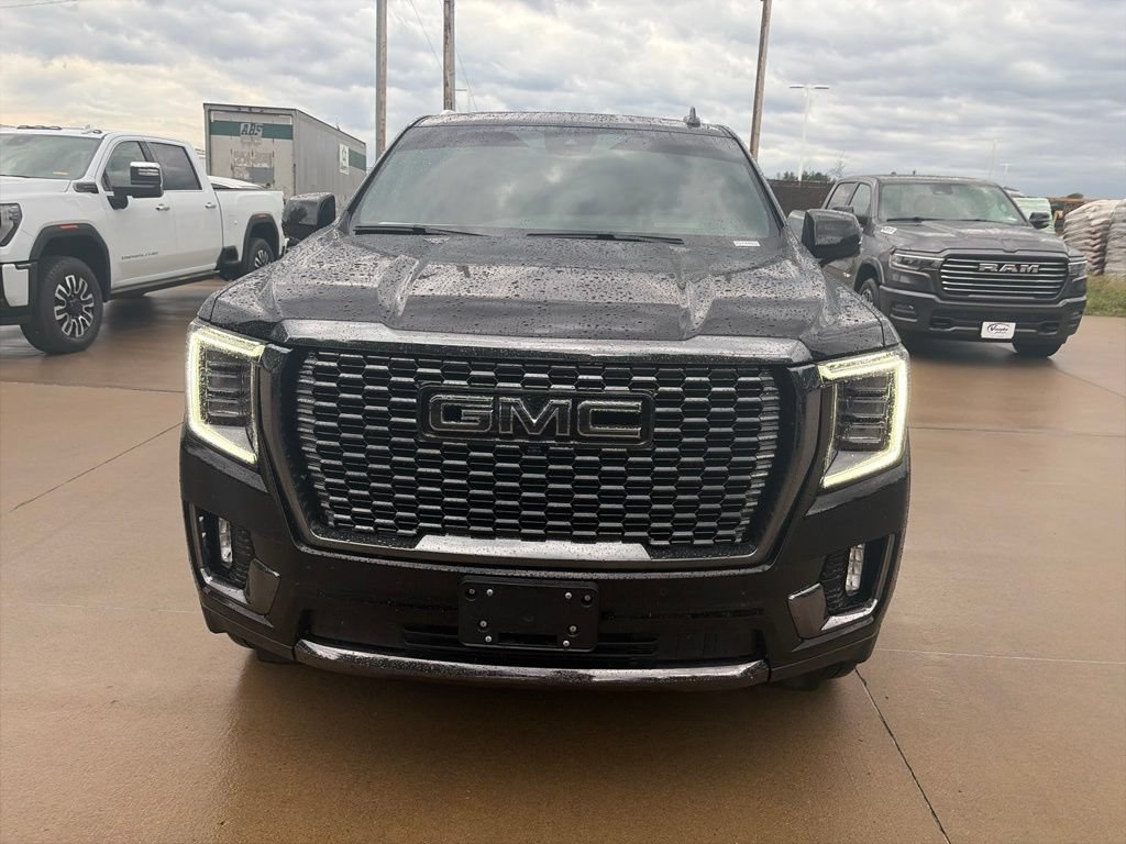 Used 2024 GMC Yukon Denali Ultimate AWD/4WD image 4