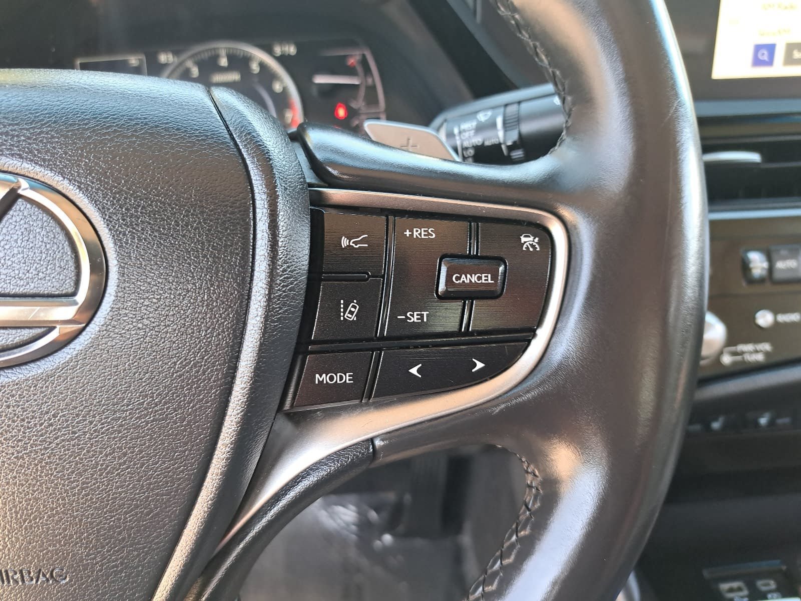 Used 2024 Lexus ES 350 w/ Premium Package FWD image 18
