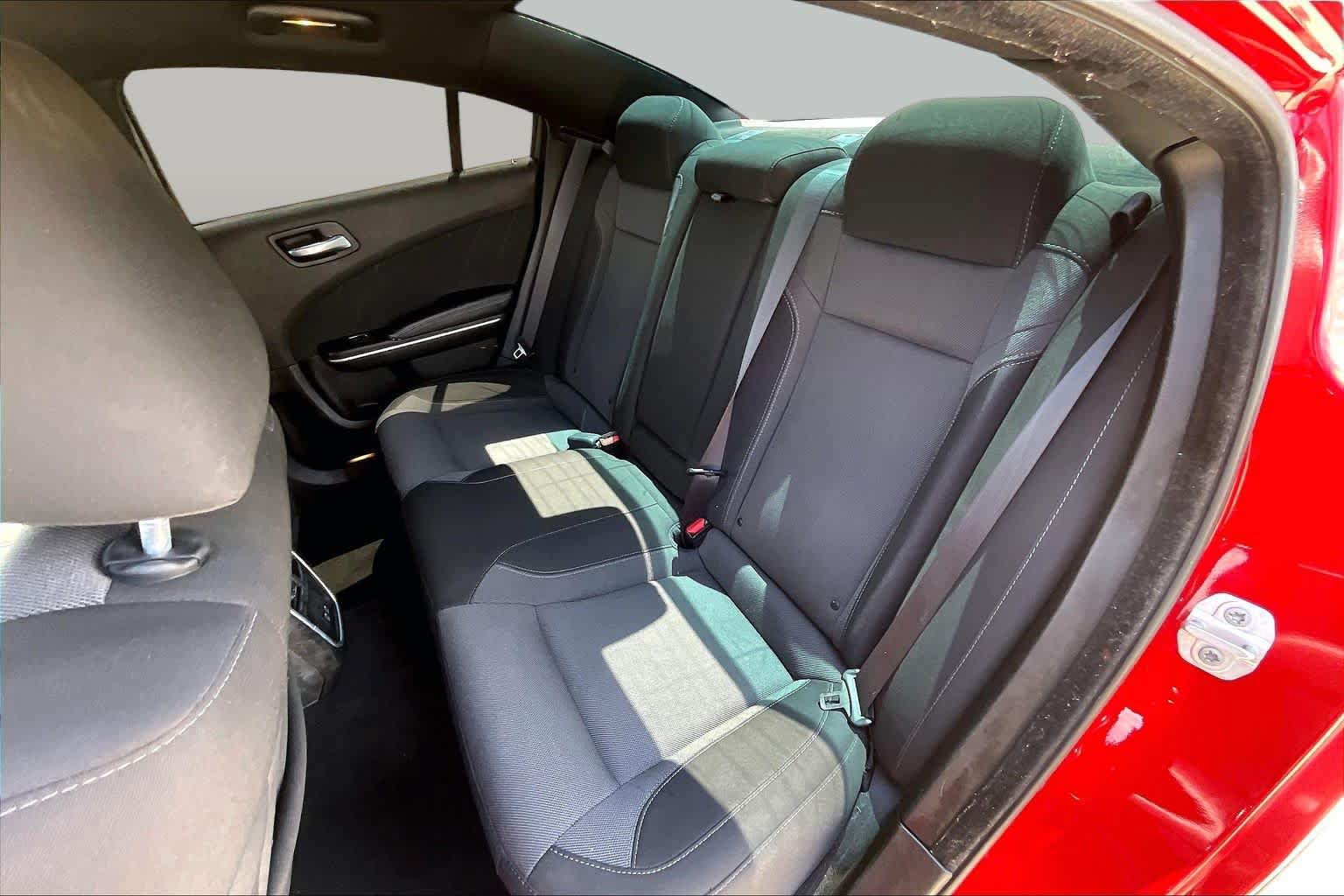Used 2022 Dodge Charger SXT RWD image 17
