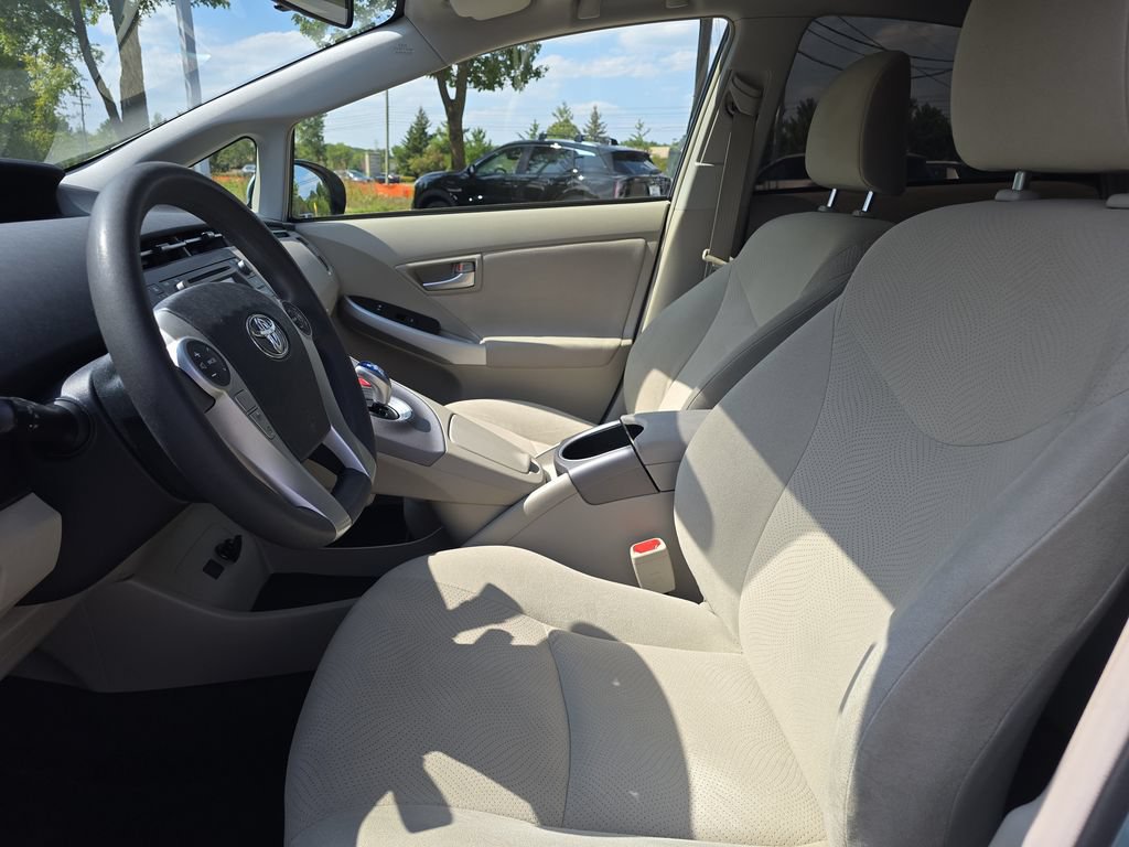 Used 2015 Toyota Prius Two FWD image 5