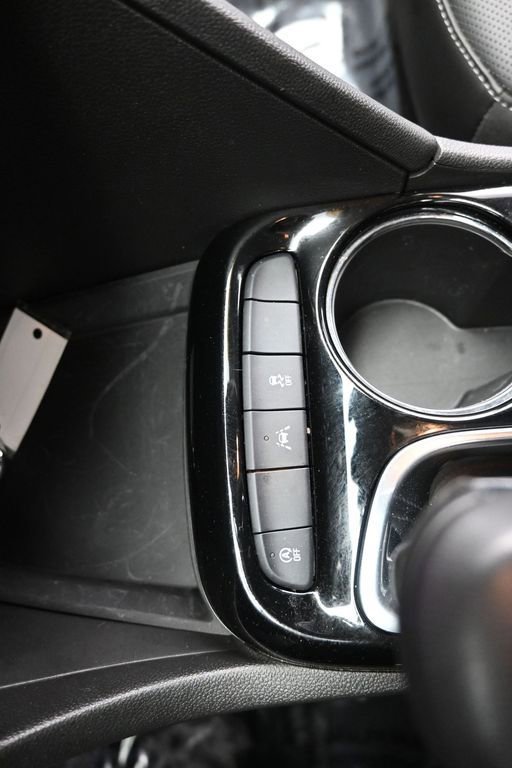 Used 2024 Buick Encore GX Avenir w/ Avenir Convenience Package FWD image 35