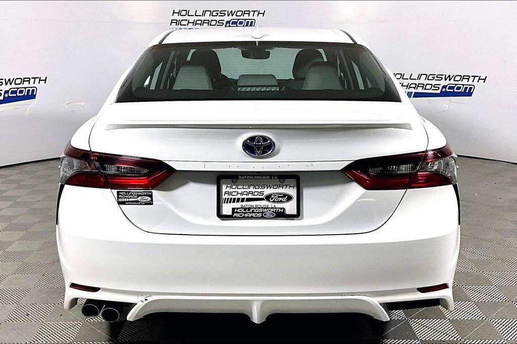 Used 2024 Toyota Camry SE FWD image 4