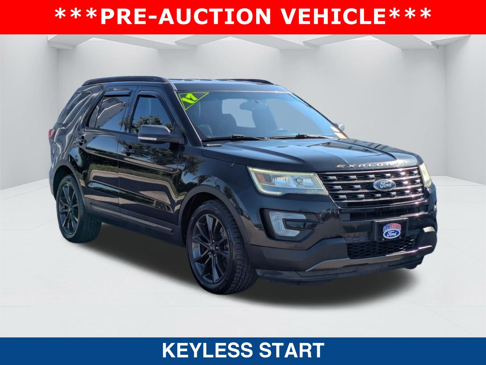 Used 2017 Ford Explorer XLT w/ Equipment Group 202A FWD image 3