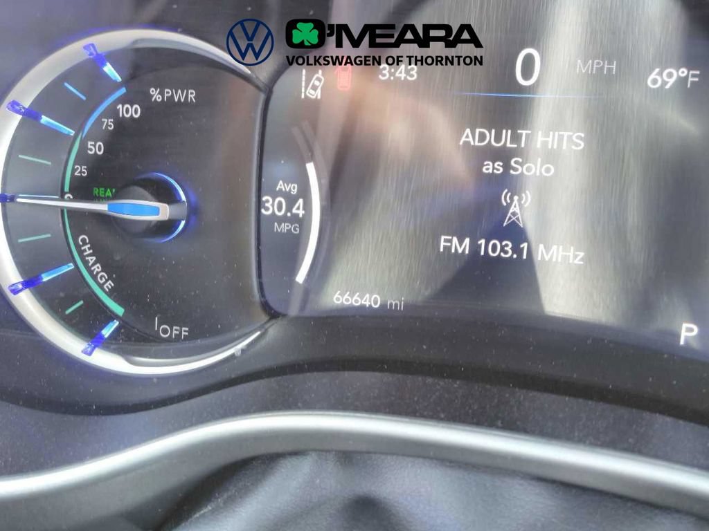 Used 2024 Chrysler Pacifica Limited FWD image 4