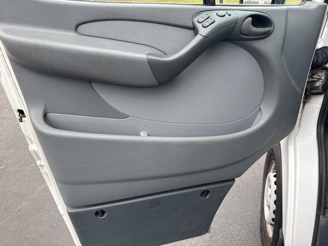 Used 2004 Dodge Sprinter 2500 w/ PWR Convenience Group image 16