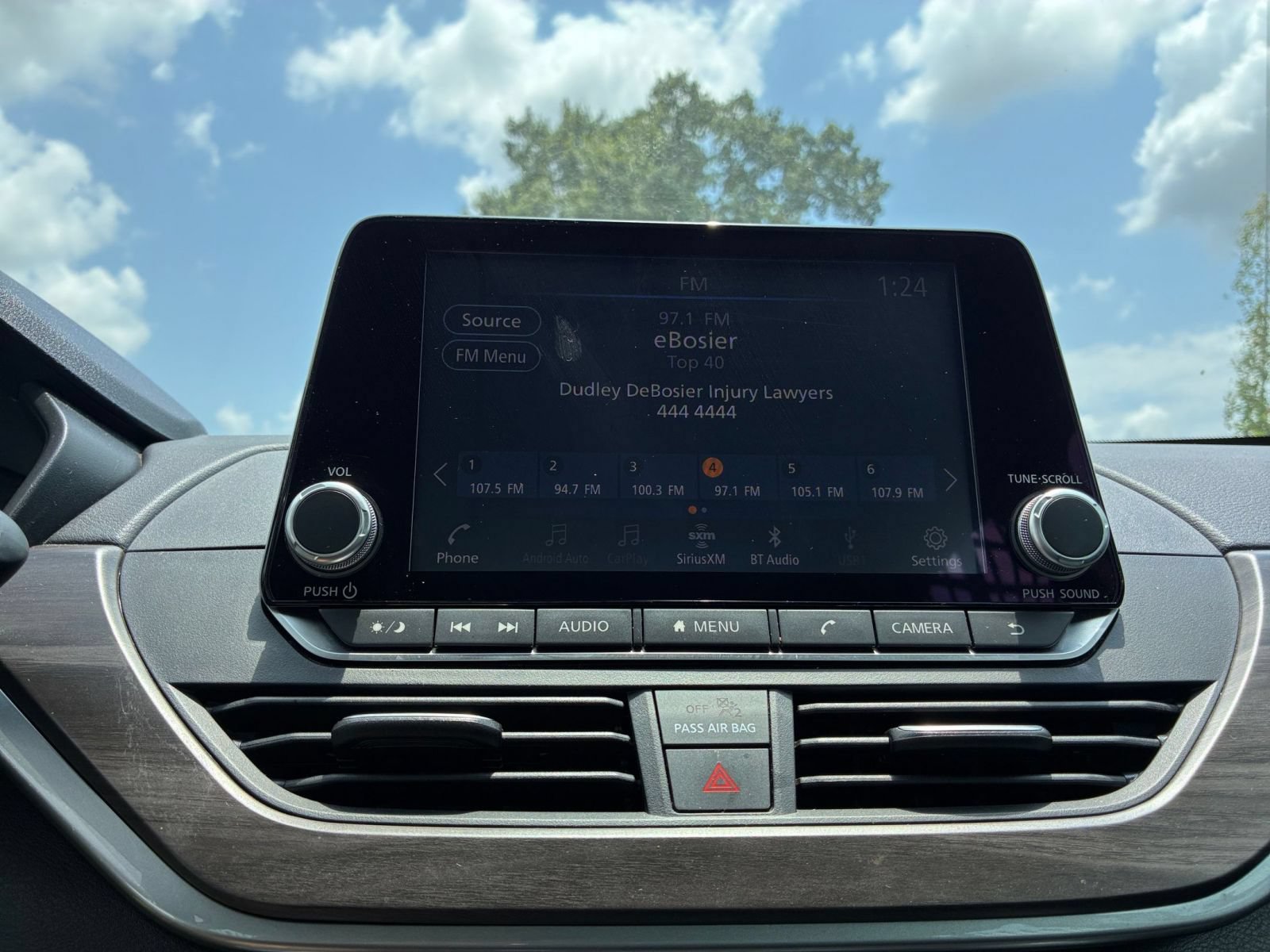 Used 2025 Nissan Altima 2.5 SV FWD image 19