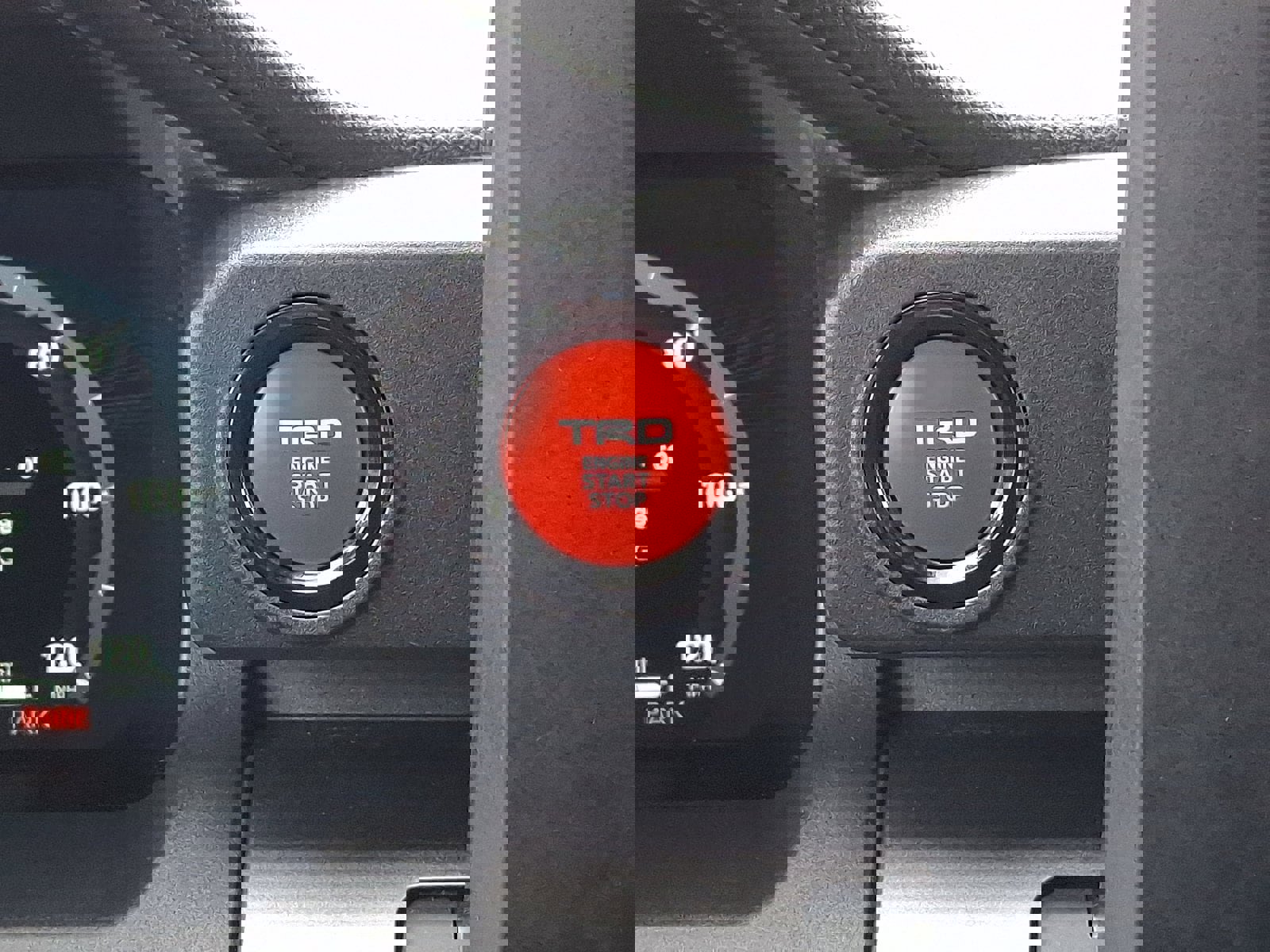 Certified 2025 Toyota 4Runner TRD Off-Road image 22