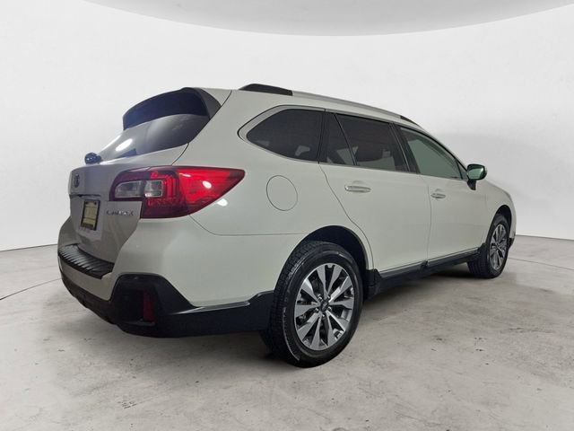Used 2018 Subaru Outback 2.5i Touring AWD/4WD image 5