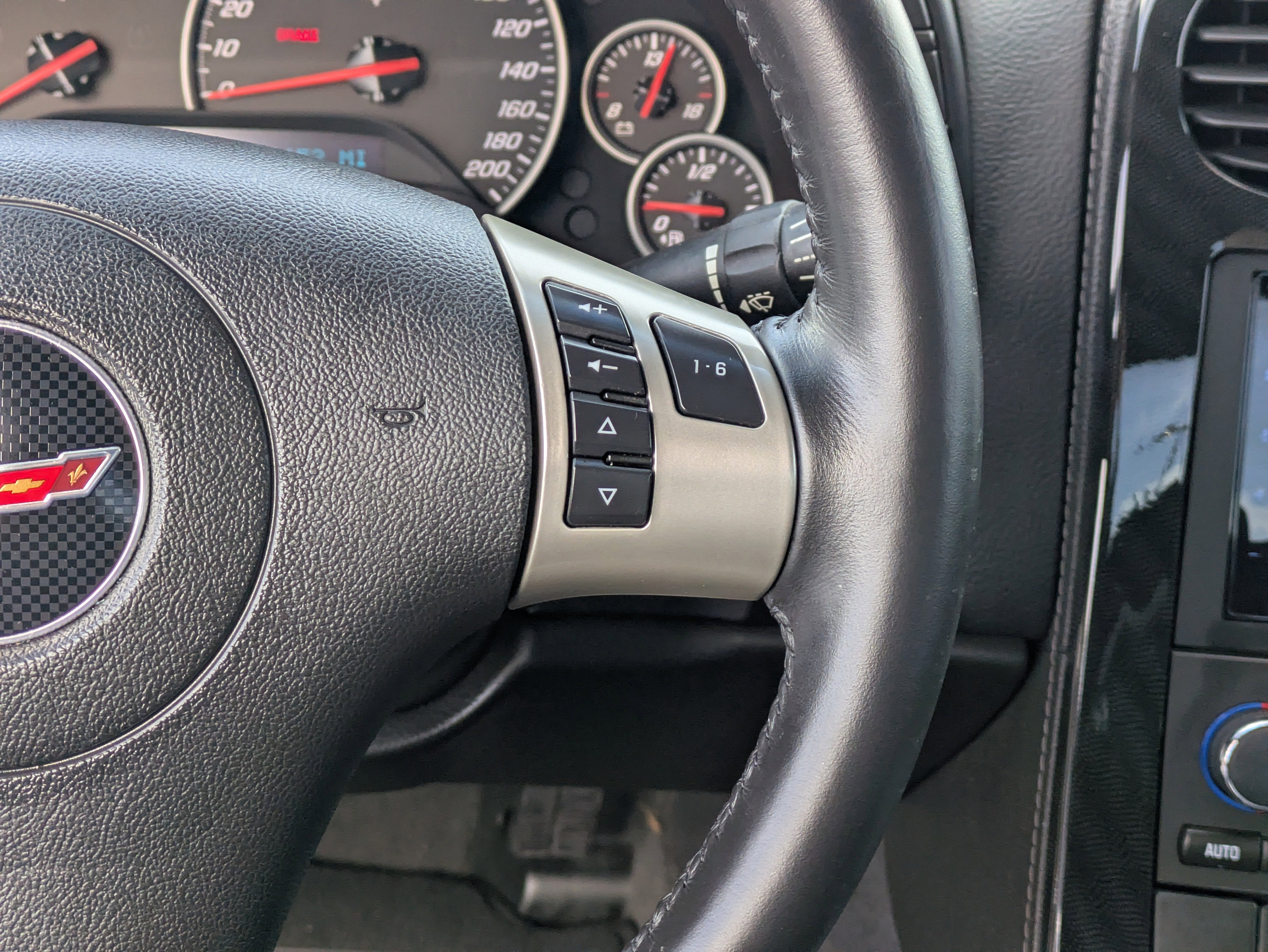 Used 2011 Chevrolet Corvette Coupe w/ 1LT image 21