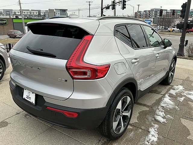 Certified 2025 Volvo XC40 B5 Plus image 6