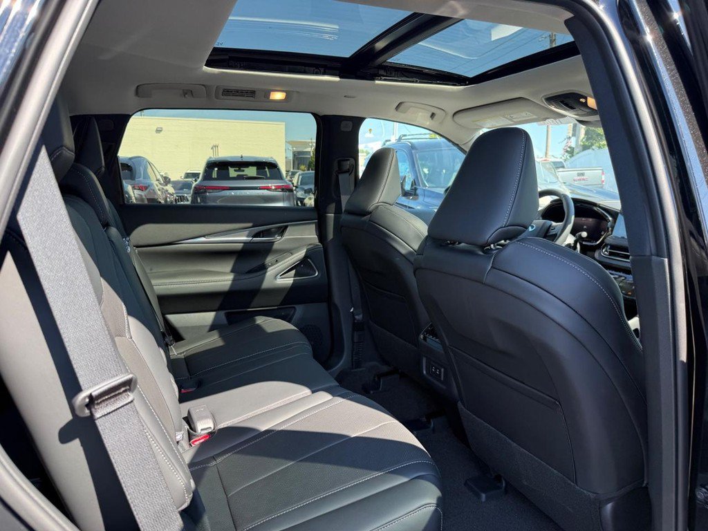 New 2027 INFINITI QX60 Luxe FWD image 5