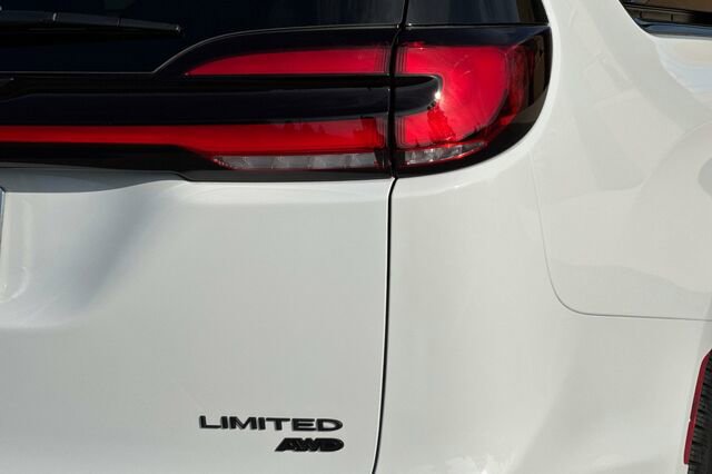 New 2026 Chrysler Pacifica Limited w/ S Appearance Package image 25