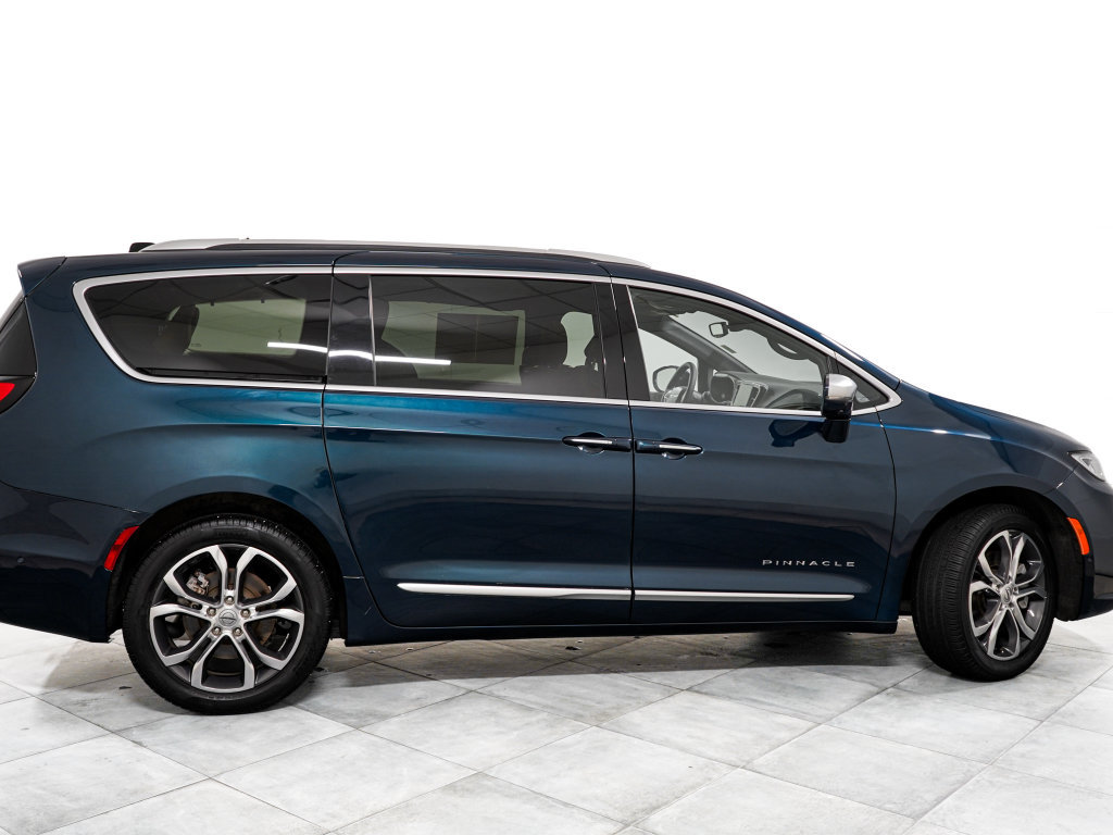 Certified 2024 Chrysler Pacifica Pinnacle w/ Trailer Tow Group AWD/4WD image 7