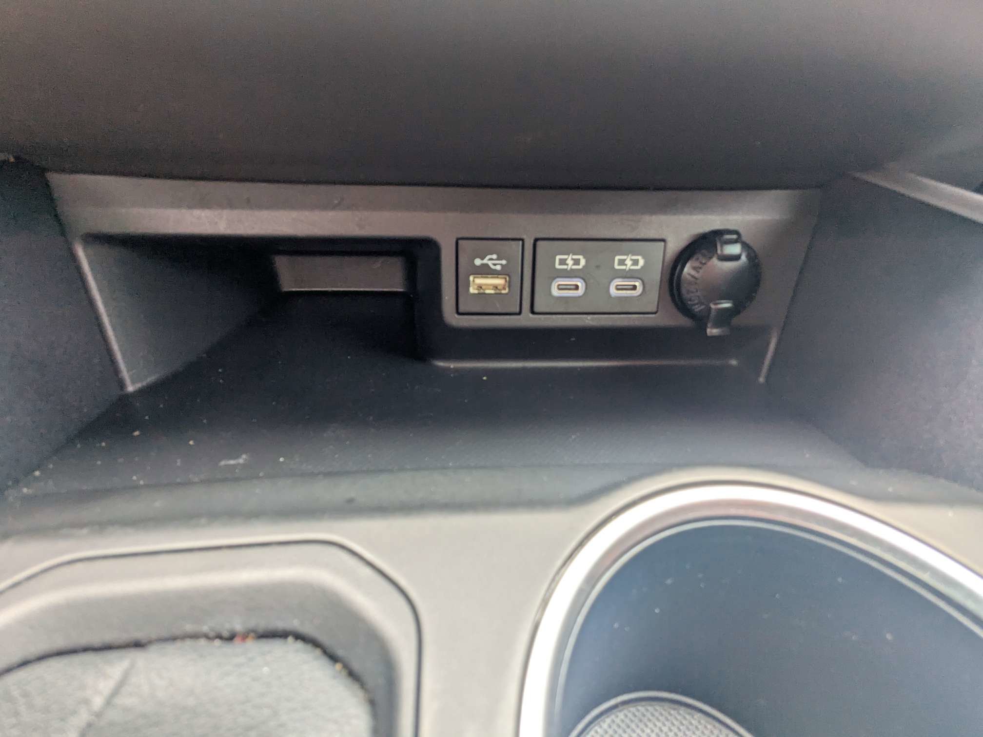 Used 2023 Toyota Highlander LE FWD image 30