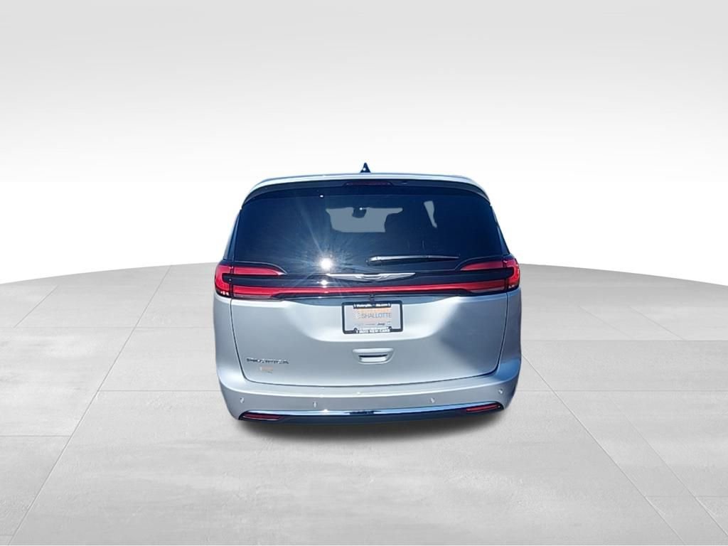 New 2026 Chrysler Pacifica Select image 26