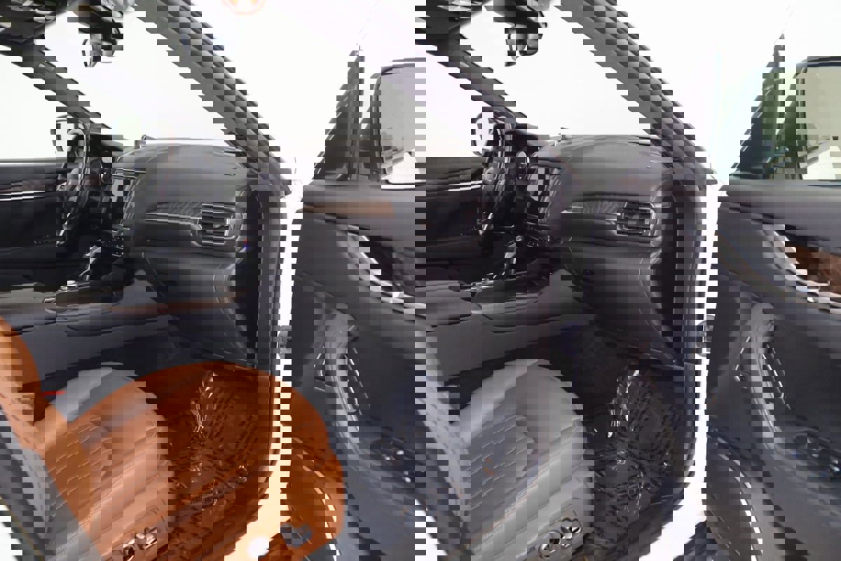 Used 2022 Maserati Levante Modena image 48