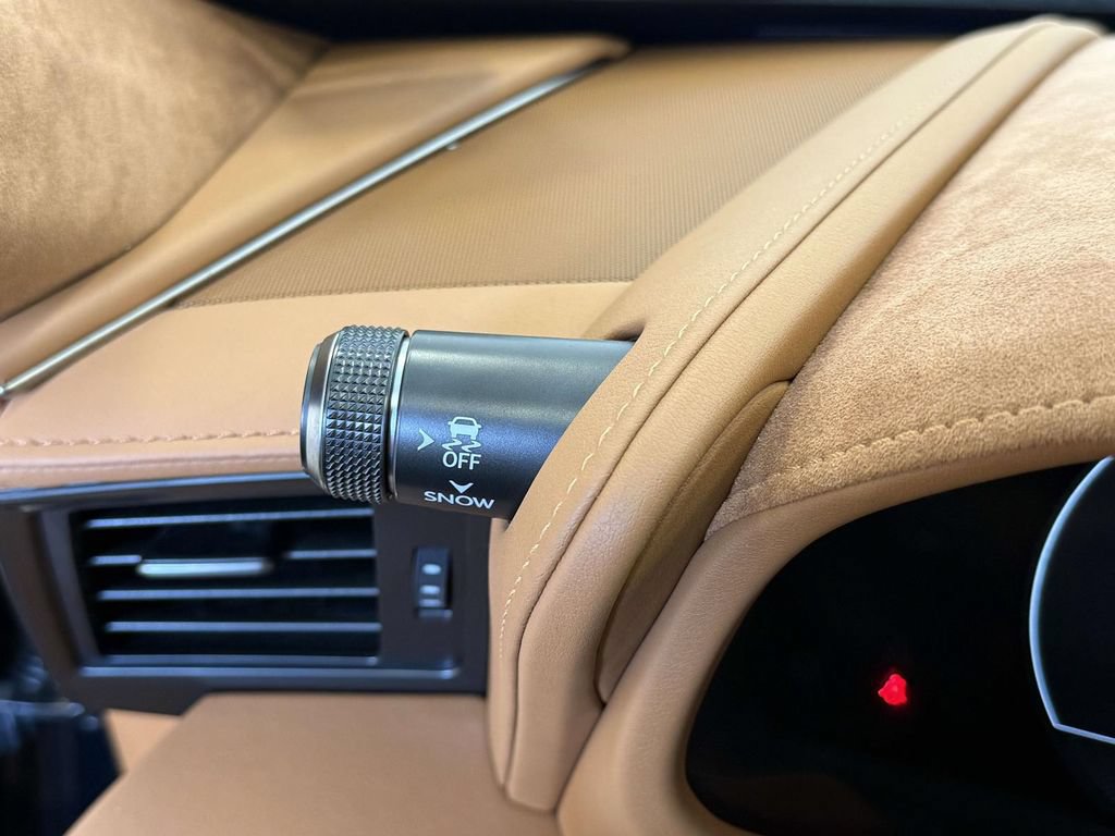 Used 2018 Lexus LC 500 Coupe w/ Touring Package RWD image 28