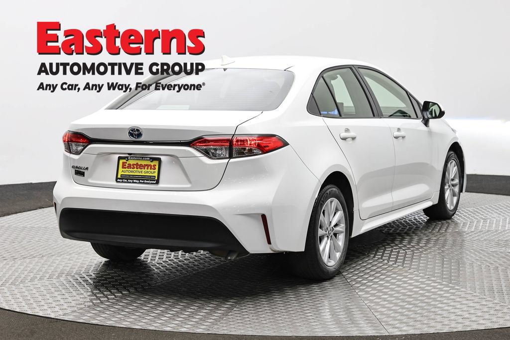 Used 2024 Toyota Corolla LE w/ LE Convenience Package FWD image 5