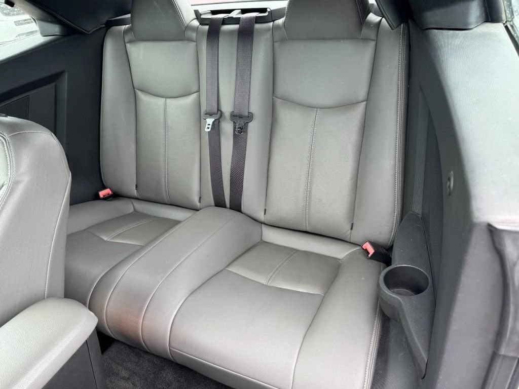 Used 2010 Chrysler Sebring Touring FWD image 11