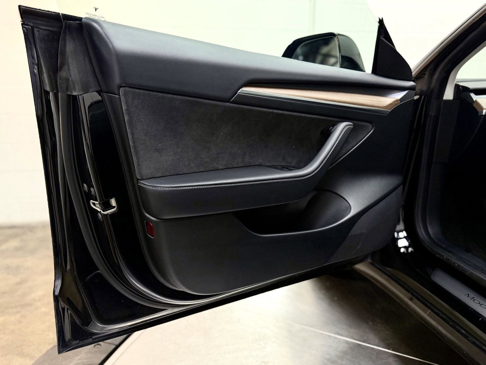 Used 2023 Tesla Model 3 Standard Range RWD image 9