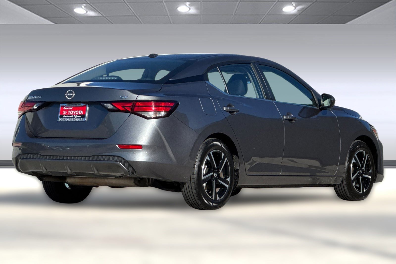 Used 2024 Nissan Sentra SV image 3