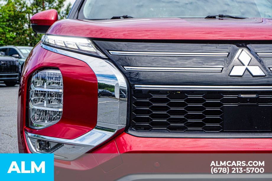 Used 2025 Mitsubishi Outlander SE FWD image 11