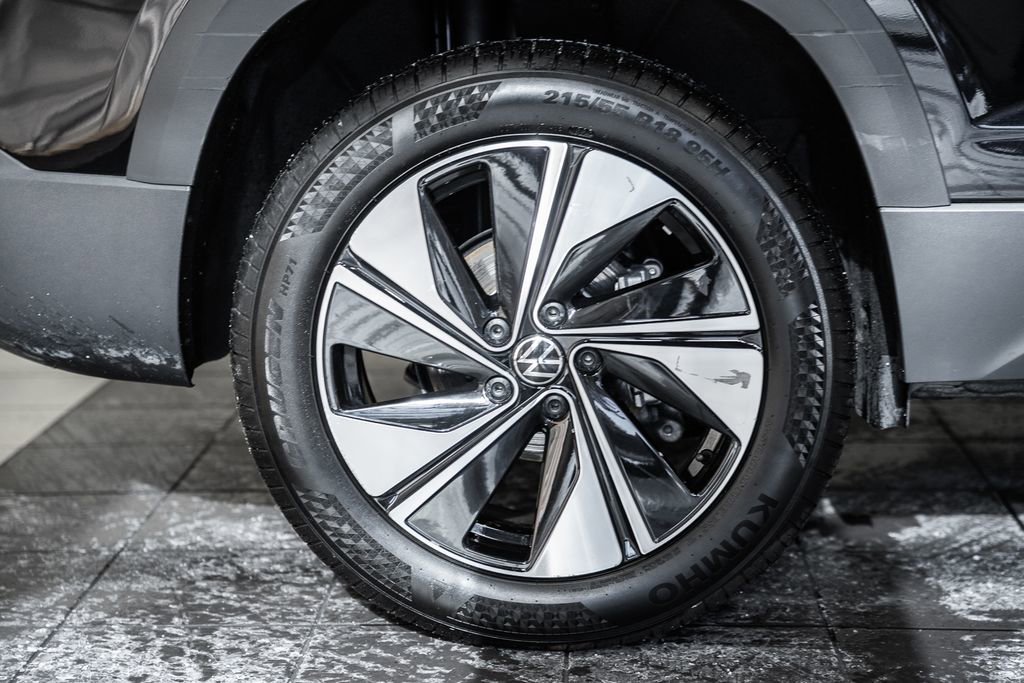 Used 2025 Volkswagen Taos SE w/ Panoramic Sunroof Package image 22