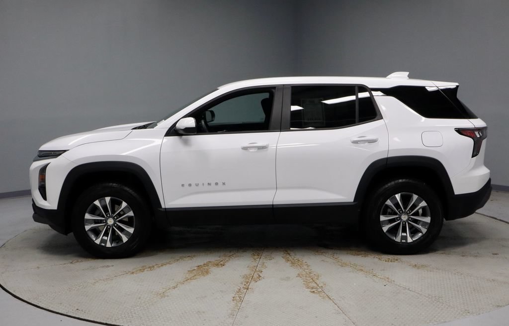 Used 2026 Chevrolet Equinox LT FWD image 10