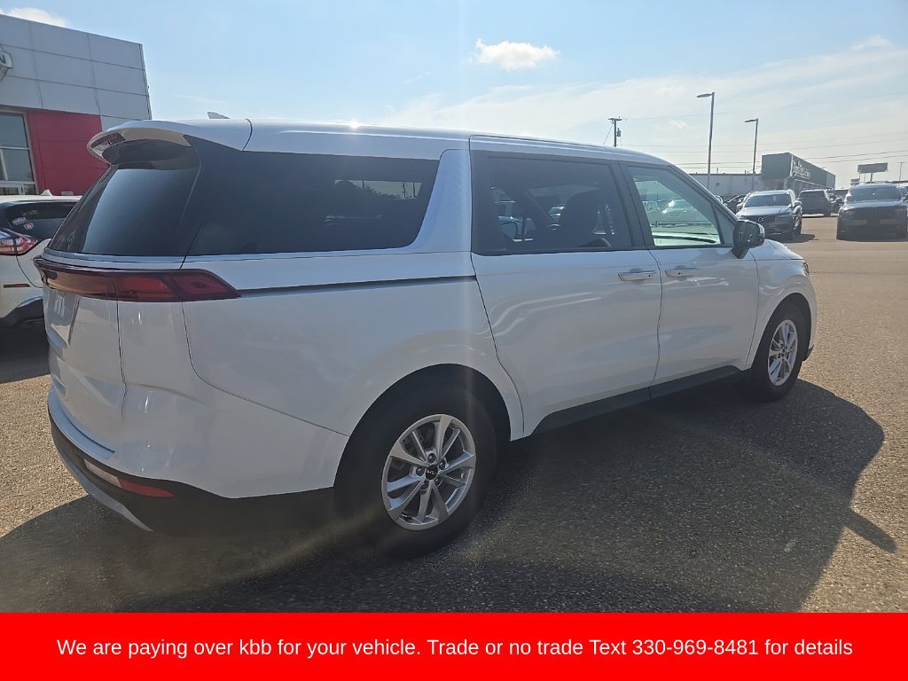 Used 2024 Kia Carnival LX FWD image 8