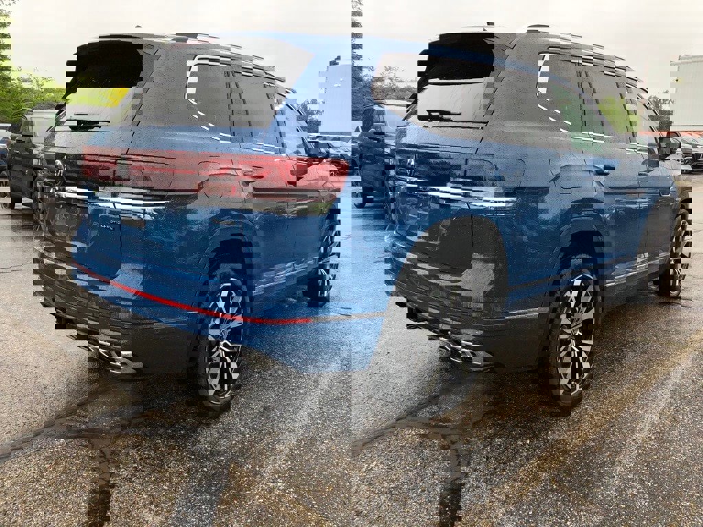 New 2025 Volkswagen Atlas SEL Premium R-Line image 6