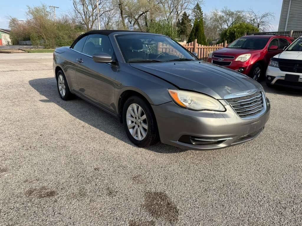 Used 2012 Chrysler 200 Touring image 2